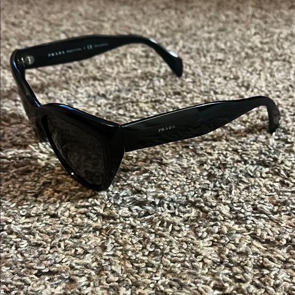 PRADA SPR 02Q Polarized Sunglasses with grey gradient lenses. - Picture 4 of 8